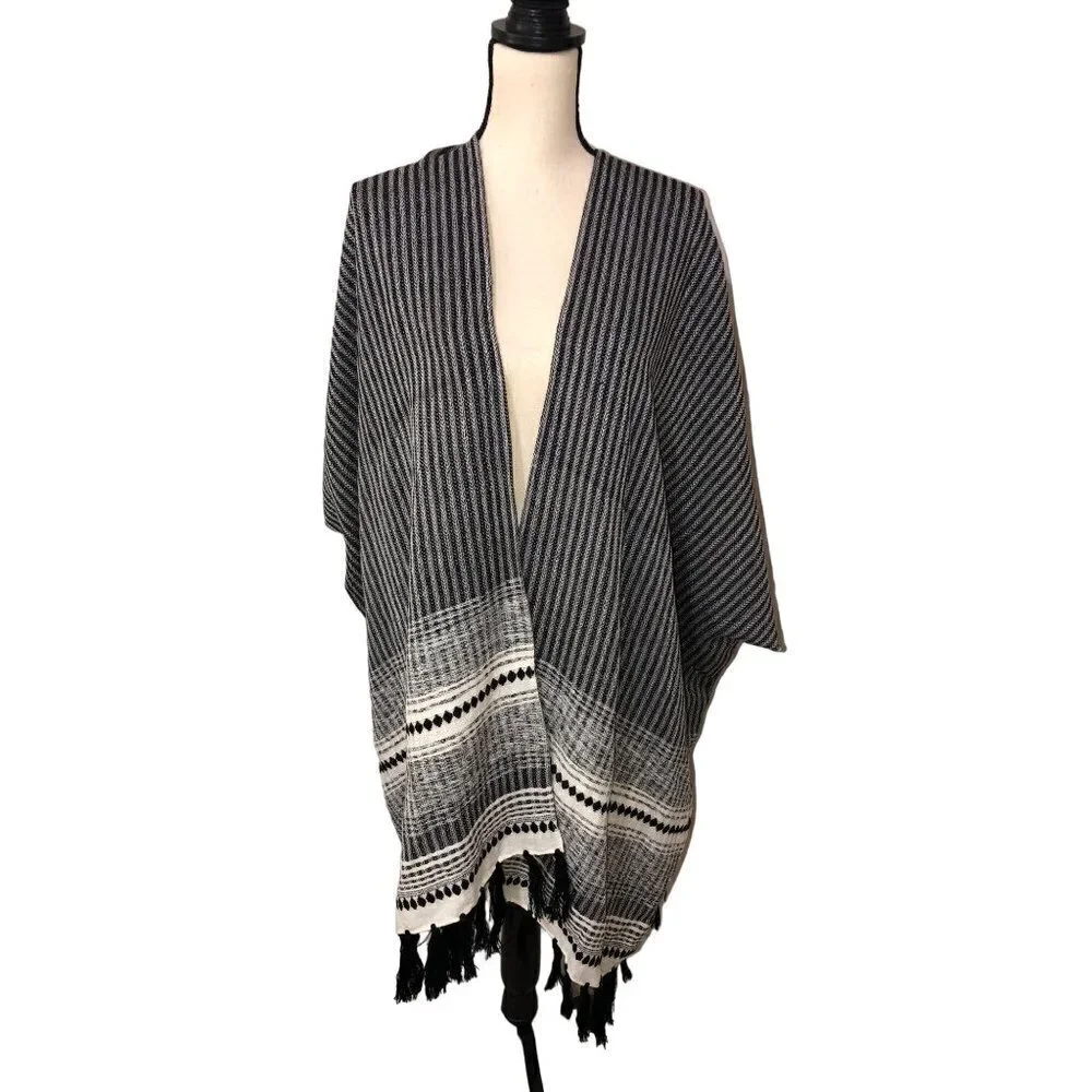 Loft One Size Wrap Ruana Cape Ponch Arm Holes Woven Textured Tassels Black Cream